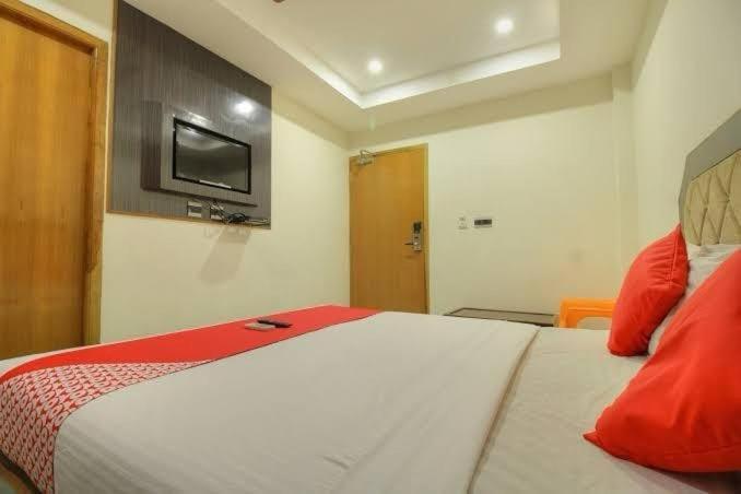 Hotel Srees Tiruchirappalli Экстерьер фото